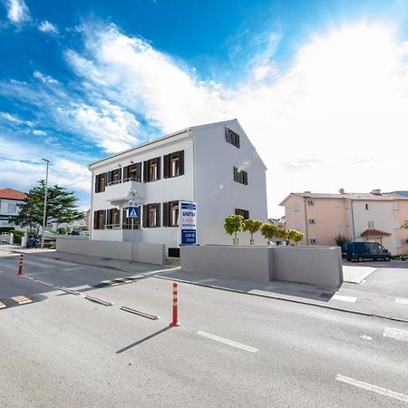 Apartments Crnekovic III Baška Eksteriør bilde