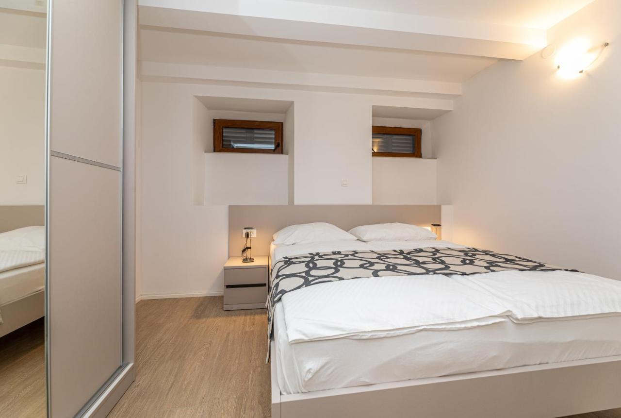 Apartments Crnekovic III Baška Eksteriør bilde