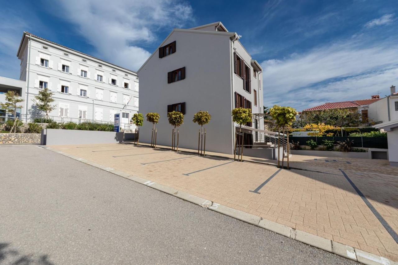 Apartments Crnekovic III Baška Eksteriør bilde