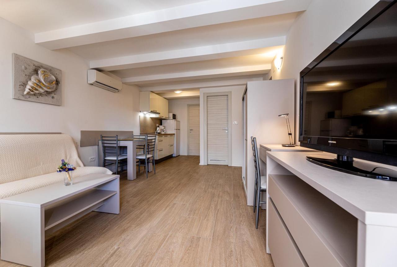 Apartments Crnekovic III Baška Eksteriør bilde
