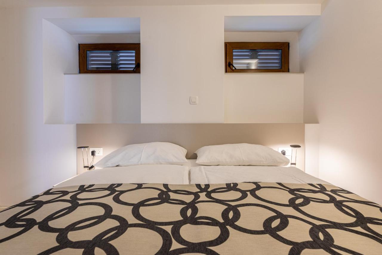 Apartments Crnekovic III Baška Eksteriør bilde