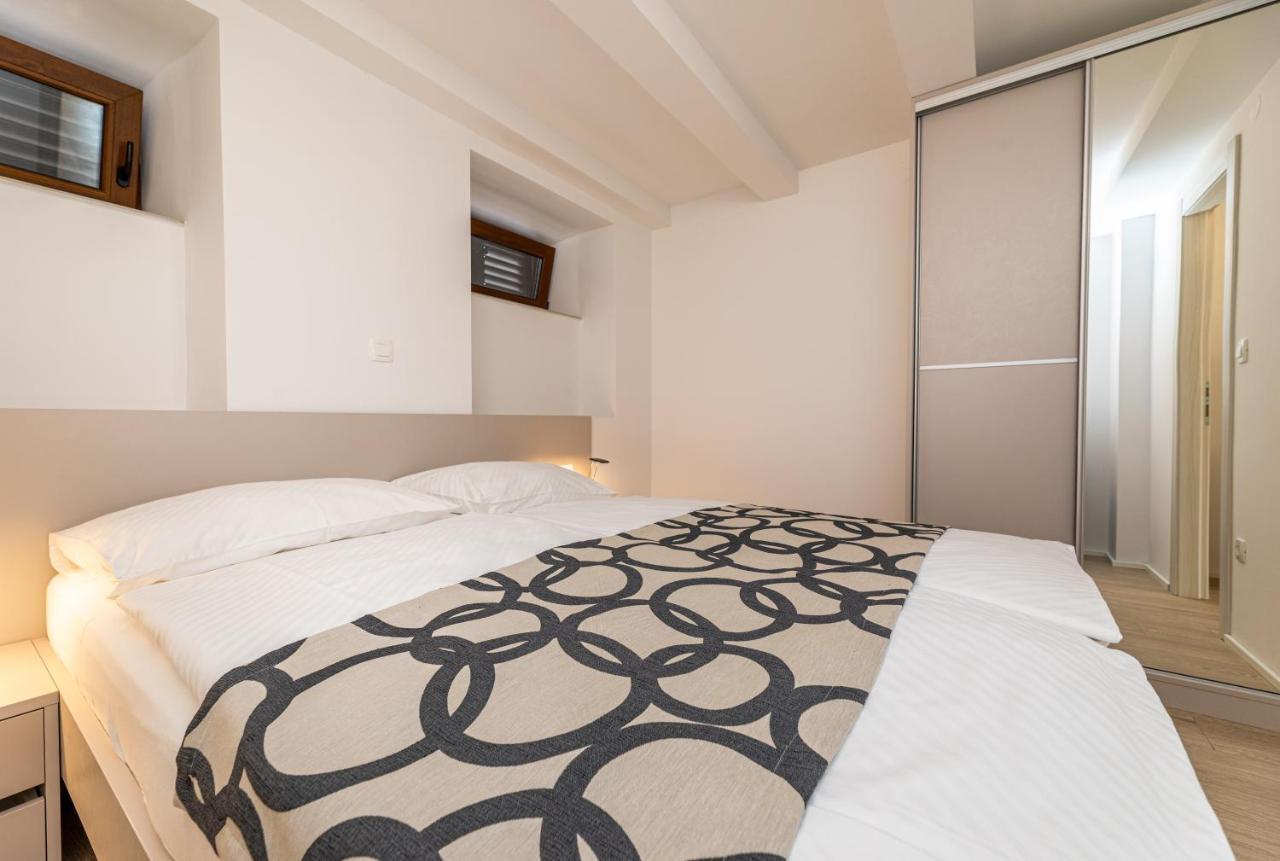 Apartments Crnekovic III Baška Eksteriør bilde