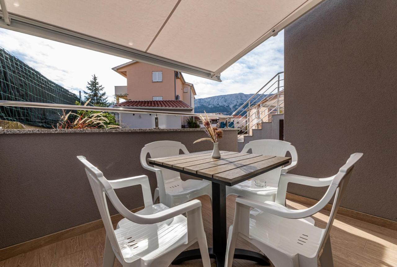 Apartments Crnekovic III Baška Eksteriør bilde
