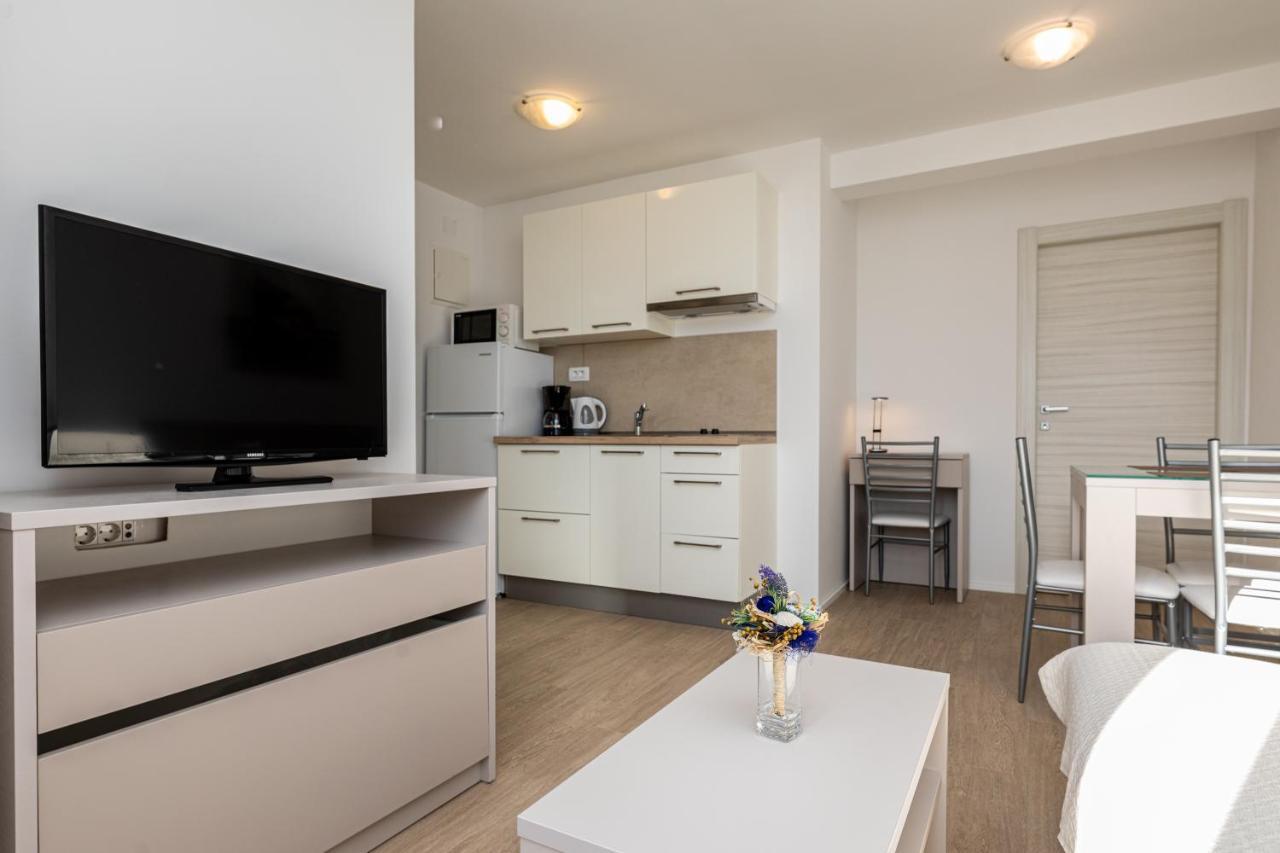 Apartments Crnekovic III Baška Eksteriør bilde