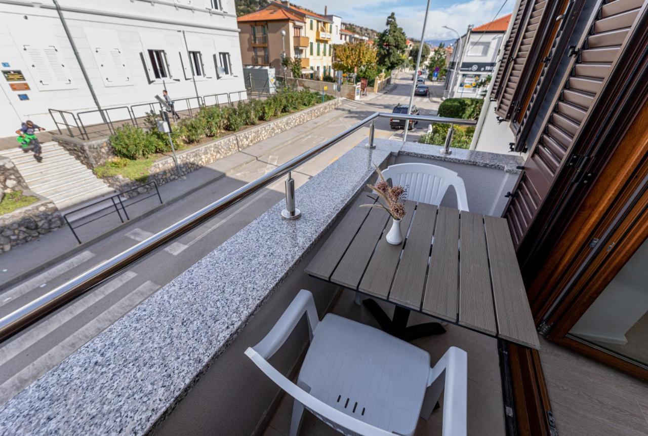 Apartments Crnekovic III Baška Eksteriør bilde