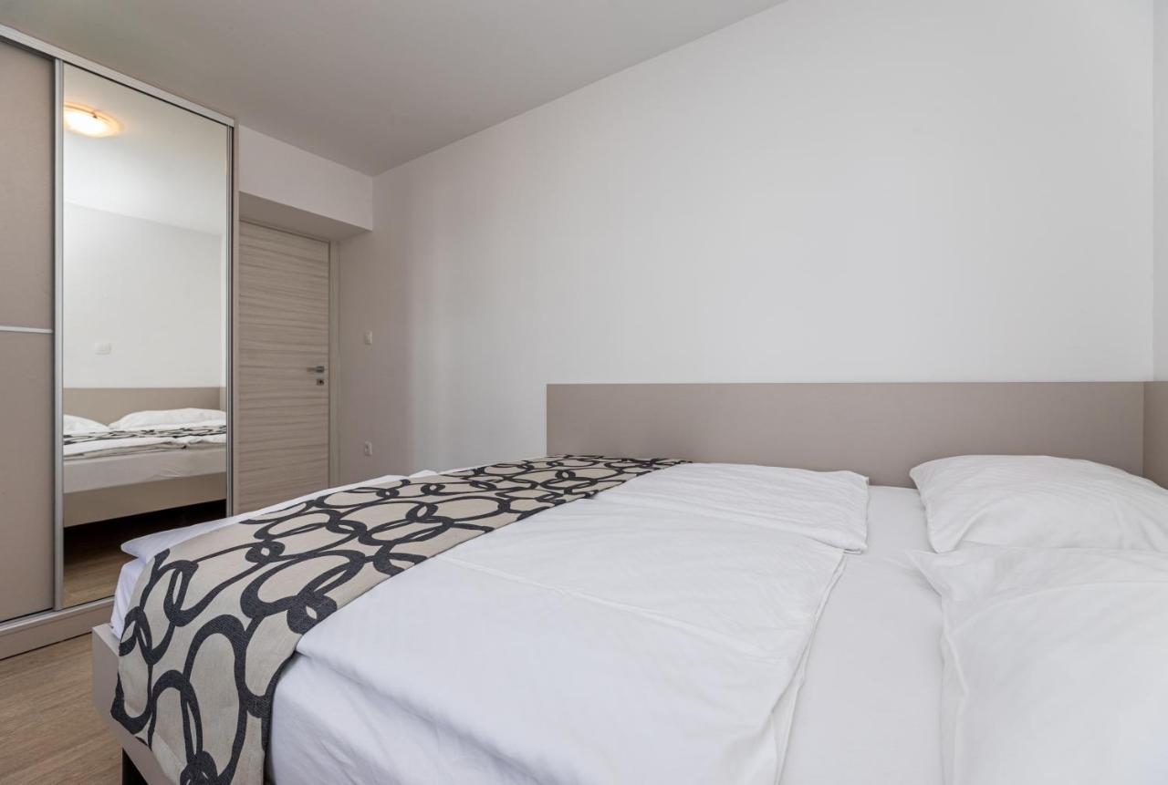 Apartments Crnekovic III Baška Eksteriør bilde