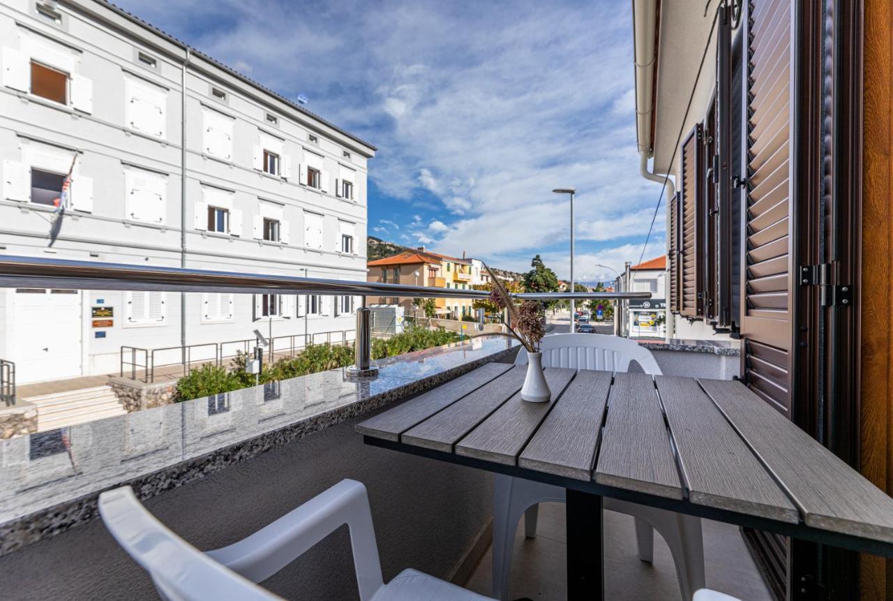 Apartments Crnekovic III Baška Eksteriør bilde