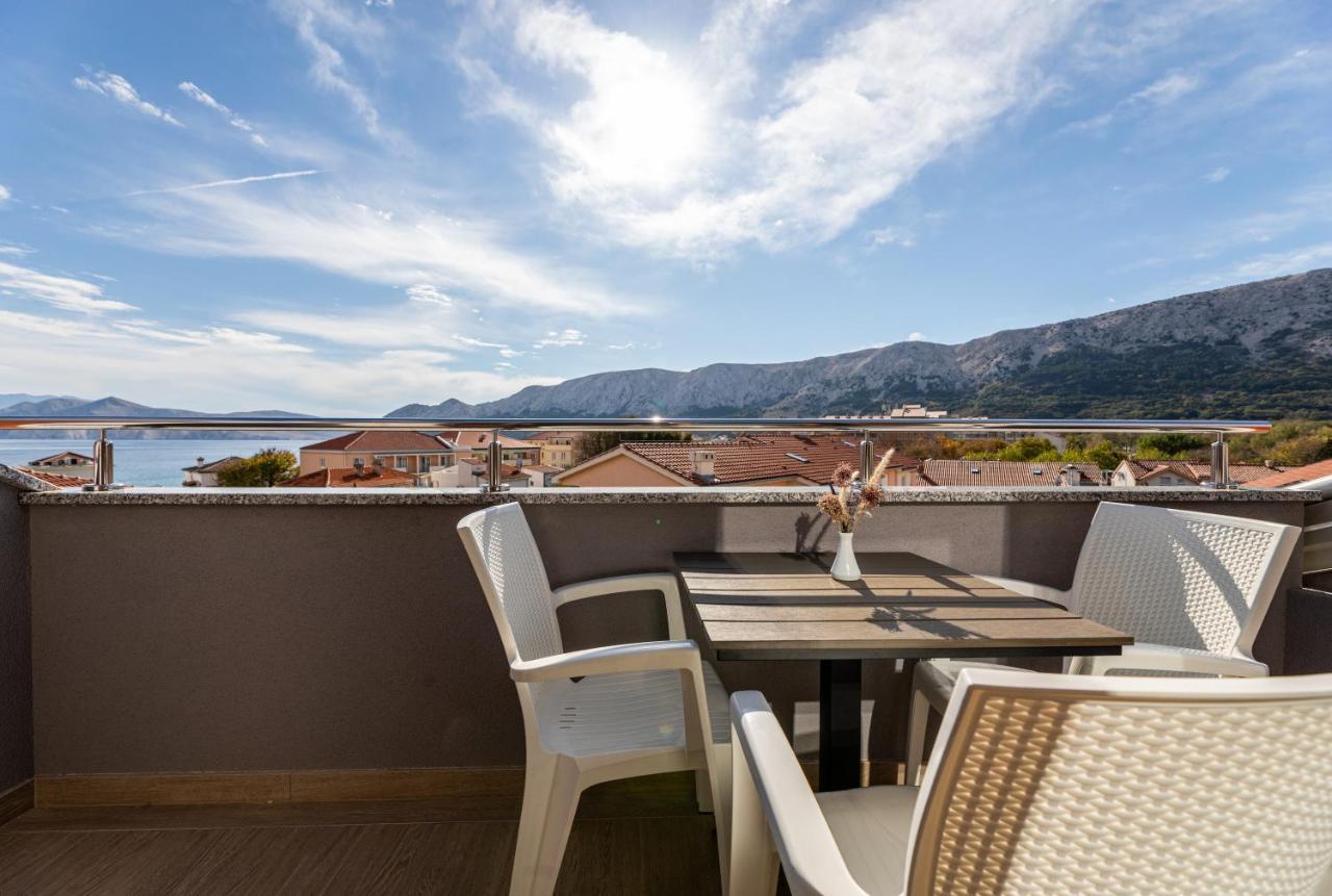 Apartments Crnekovic III Baška Eksteriør bilde