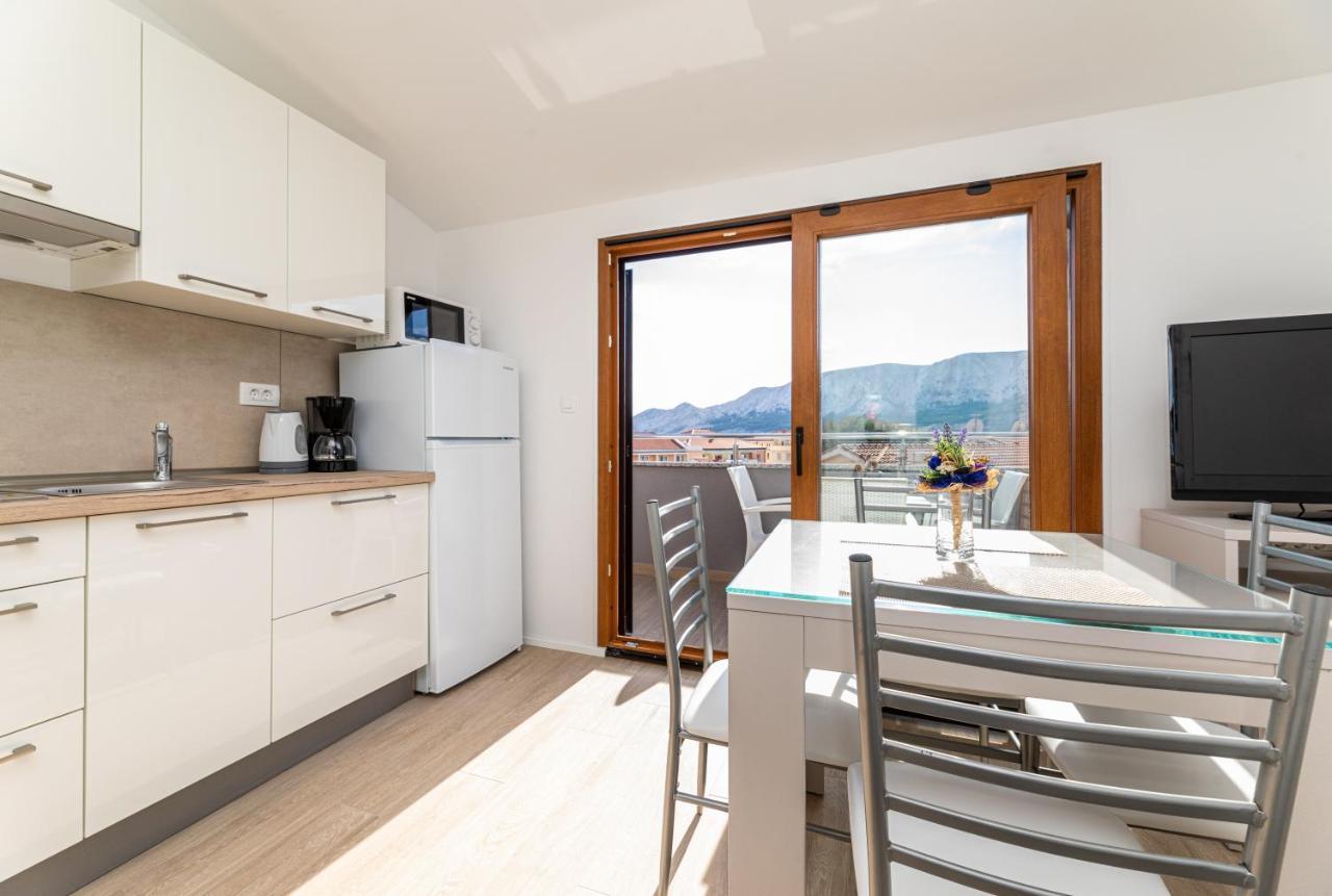 Apartments Crnekovic III Baška Eksteriør bilde